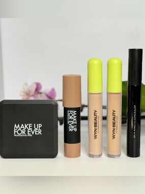 MAKE UP FOR EVER WYN MAKE Beauty Makeup Bundle Concealer Foundation 5 Pc